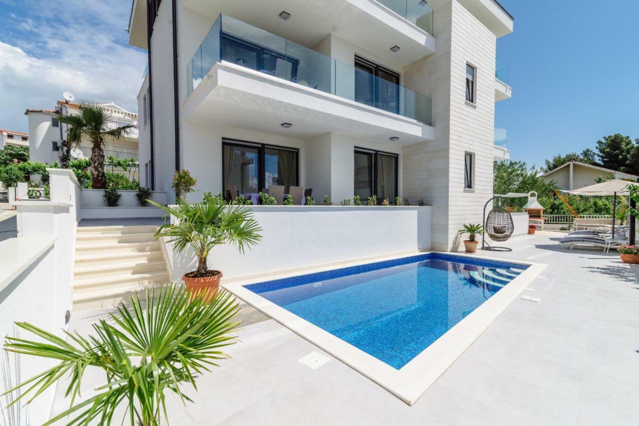 Apartments Villa Dalmatia Trogir Exterior photo
