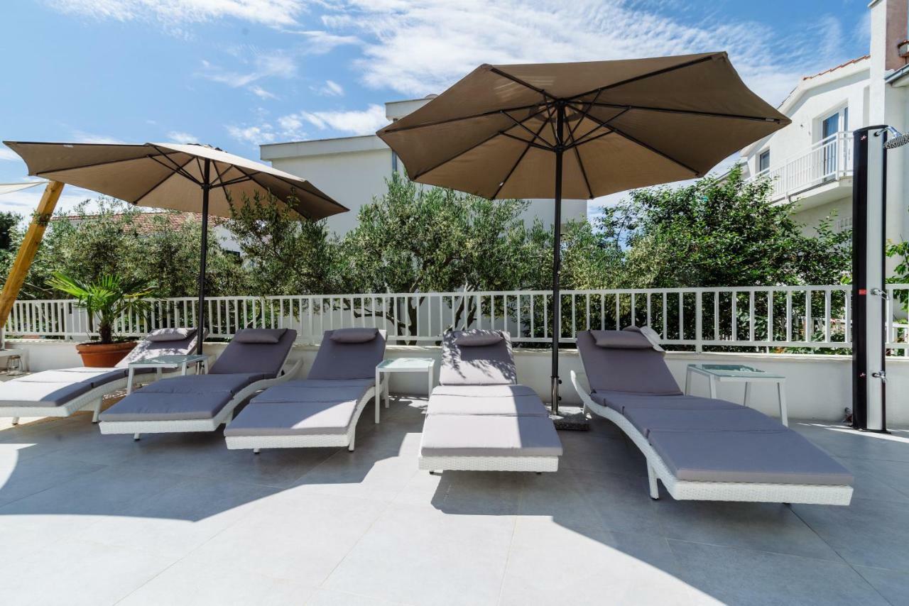 Apartments Villa Dalmatia Trogir Exterior photo