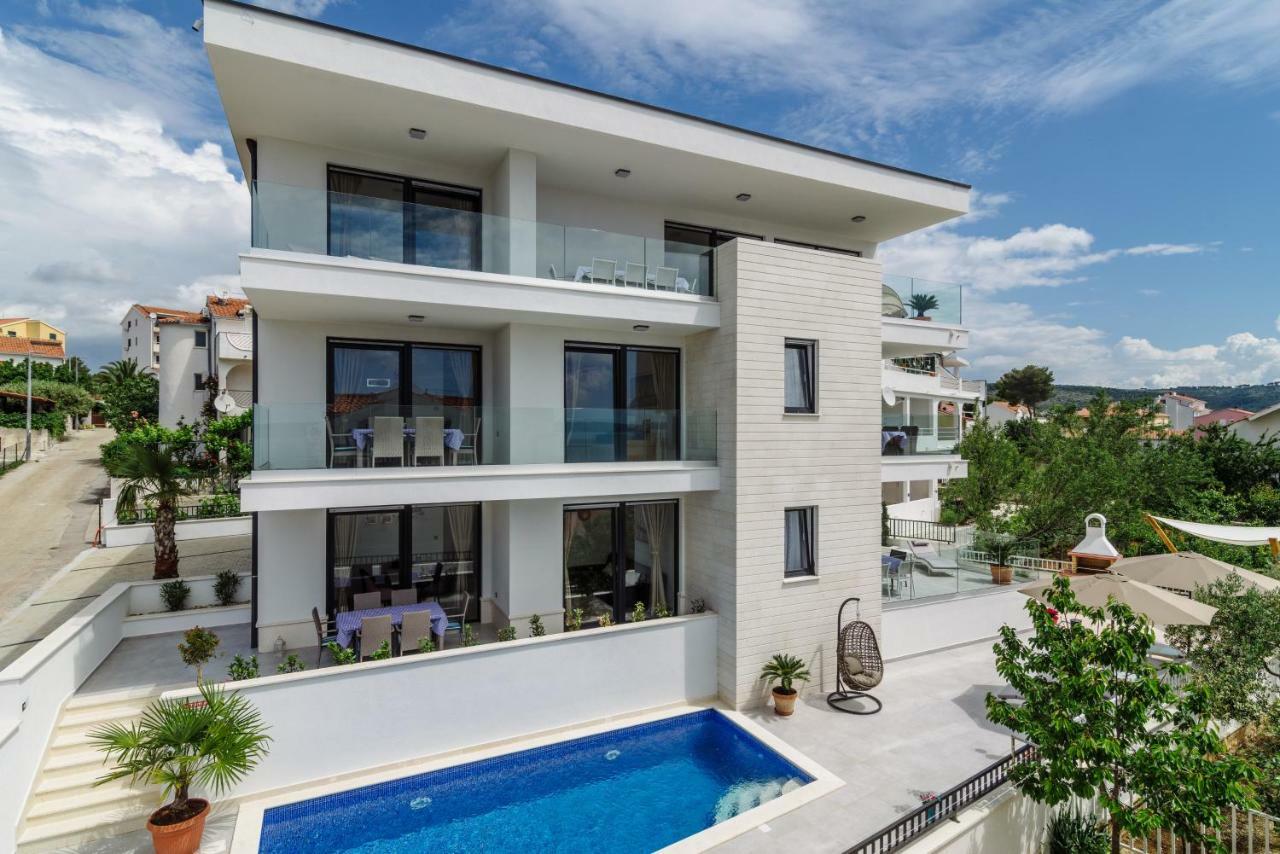 Apartments Villa Dalmatia Trogir Exterior photo